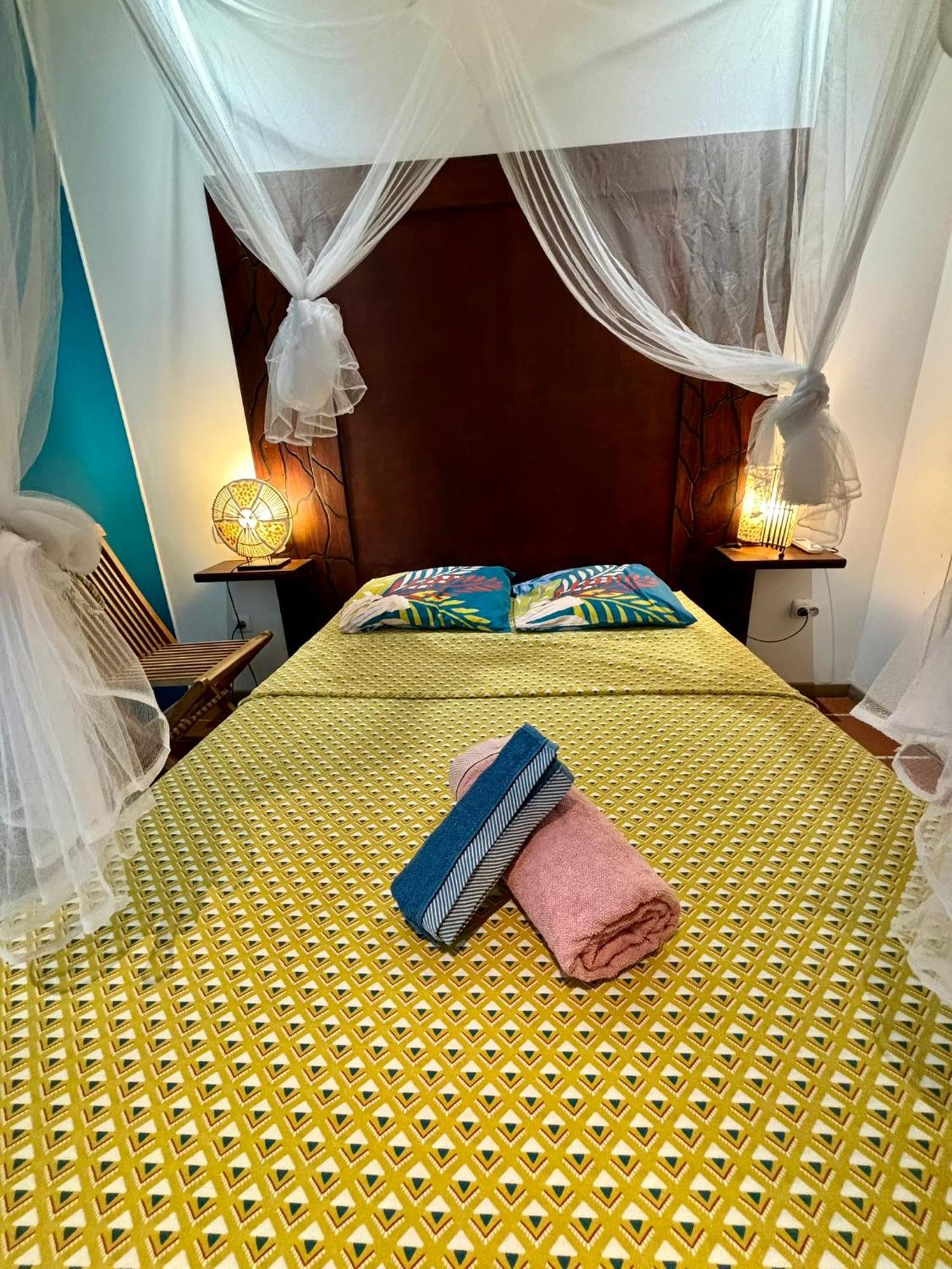Villa Piscine - Maracudja เลส์ อองซ์-ดิอาร์เลส ภายนอก รูปภาพ